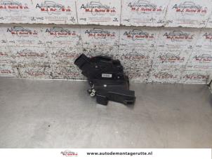 O169735 Gebruikte deurslot mechaniek 4deurs links-voor Ford Focus
