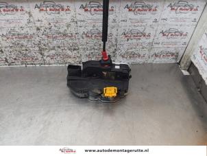 O169778 Gebruikte deurslot mechaniek 4deurs rechts-voor Chevrolet Aveo