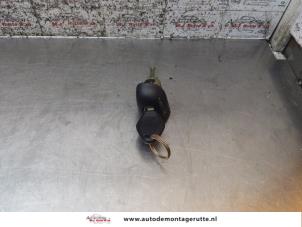 O169811 Gebruikte portierslot cilinder links BMW 3-Serie