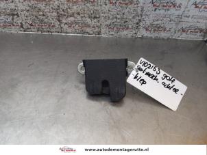 O169875 Gebruikte achterklep slotmechaniek Volkswagen Golf
