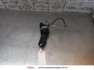 O169883 Gebruikte sleutel+contactslot Peugeot 207