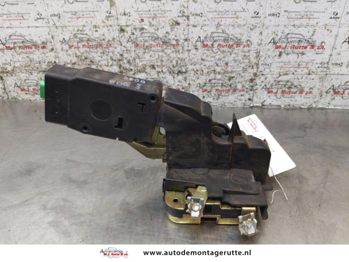 Gebruikte Deurslot Mechaniek 4Deurs links-voor Volvo V40 O169916
