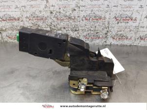 O169916 Gebruikte deurslot mechaniek 4deurs links-voor Volvo V40