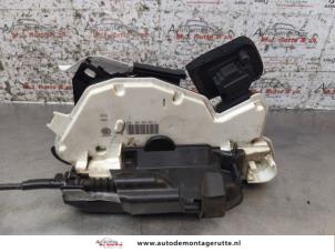 O170037 Gebruikte slotmechaniek portier 4deurs links-voor Seat Leon