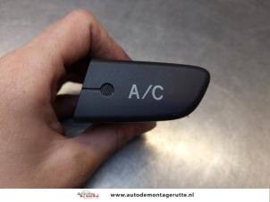 O170065 Gebruikte airco schakelaar Citroen C1