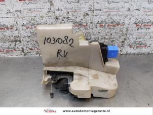 O170101 Gebruikte portierslot mechaniek 4deurs rechts-voor Volkswagen Polo