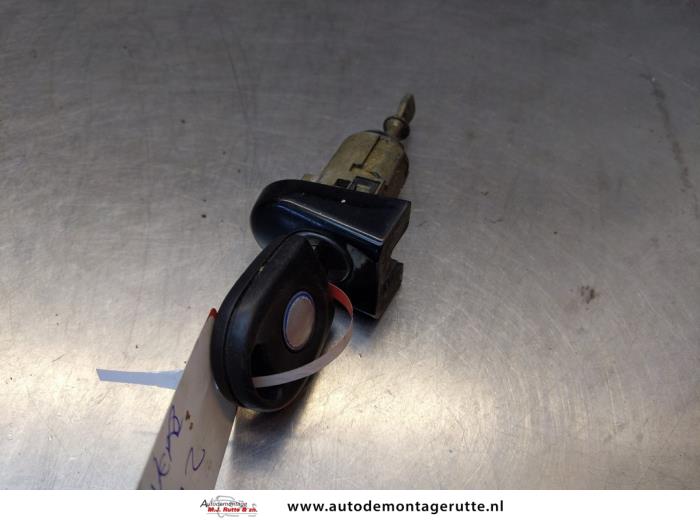 Gebruikte Cilinderslot Portier links Volkswagen Beetle O170151