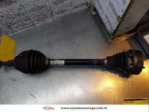 O170189 Gebruikte homokineetas links-voor Volkswagen Passat