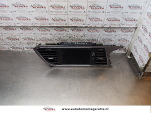 O170321 Gebruikte display interieur Seat Leon