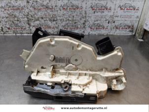O170343 Gebruikte slotmechaniek portier 4deurs links-voor Seat Ibiza