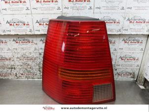O170422 Gebruikte achterlicht links Volkswagen Golf