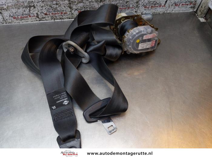 Gebruikte Veiligheidsgordel links-voor Nissan Micra O170526
