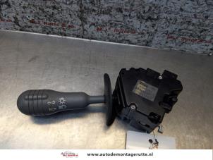 O170690 Gebruikte pinker schakelaar Renault Twingo