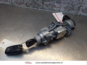 O170711 Gebruikte sleutel+contactslot Mazda 3.