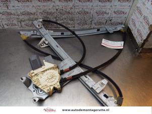 O170869 Gebruikte ruitmechaniek 4deurs links-voor Citroen Picasso