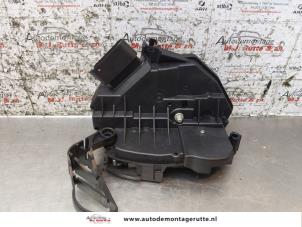 O170895 Gebruikte deurslot mechaniek 4deurs links-voor Ford Focus