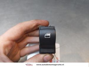 O170983 Gebruikte schakelaar elektrisch raam BMW 5-Serie