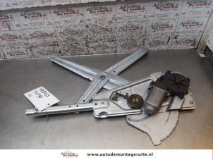 O170987 Gebruikte ruitmechaniek 2deurs links-voor Renault Twingo