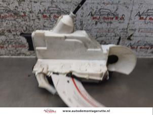 O171010 Gebruikte deurslot mechaniek 4deurs links-voor Citroen C3