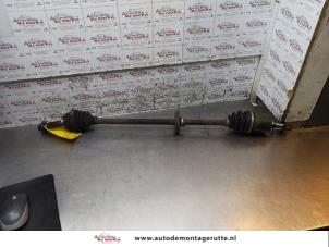 O171024 Gebruikte cardanas rechts-voor (vwa) Mazda Demio
