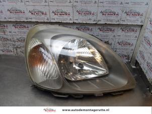 O171039 Gebruikte koplamp rechts Toyota Yaris