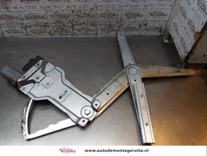 O171047 Gebruikte ruitmechaniek 2deurs links-voor Opel Astra
