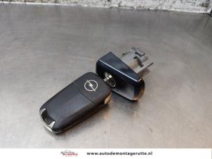 O171078 Gebruikte cilinderslot portier links Opel Corsa