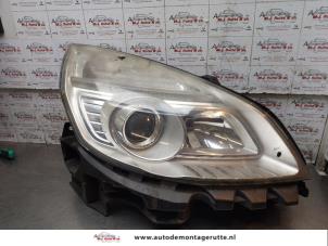 O171087 Gebruikte rechter koplamp Renault Megane Scenic