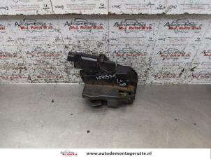 O171175 Gebruikte slotmechaniek portier 4deurs links-voor Kia Picanto
