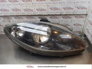 O171229 Gebruikte koplamp rechts Seat Leon