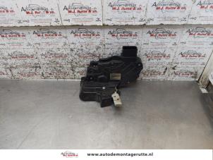 O171301 Gebruikte portierslot mechaniek 4deurs rechts-voor Ford Galaxy
