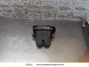 O171335 Gebruikte achterklep slotmechaniek Ford Galaxy