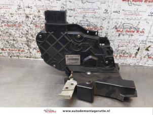O171348 Gebruikte portierslot mechaniek 4deurs links-voor Ford Galaxy