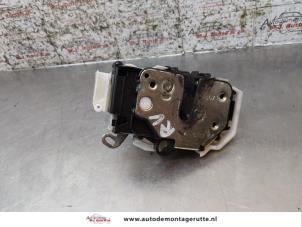 O171625 Gebruikte portierslot mechaniek 2deurs rechts Ford KA