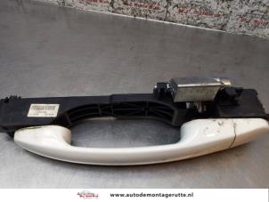 O171627 Gebruikte portiergreep 2deurs rechts Ford KA