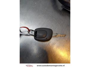 O171640 Gebruikte sleutel+contactslot Renault Twingo