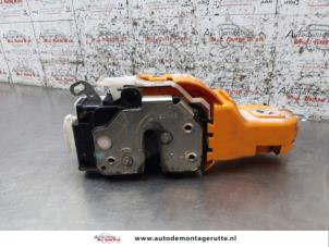 O171650 Gebruikte slotmechaniek portier 2deurs links Ford KA