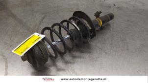O171660 Gebruikte schokdemperpoot links-voor Peugeot 207