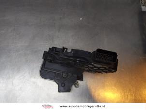 O171694 Gebruikte slotmechaniek portier 4deurs rechts-achter Ford Galaxy