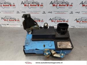 O171856 Gebruikte deurslot mechaniek 4deurs links-voor Volvo XC90