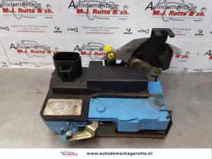 O171872 Gebruikte slotmechaniek portier 4deurs rechts-voor Volvo XC90