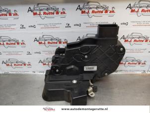 O171924 Gebruikte slotmechaniek portier 2deurs rechts Volvo C30