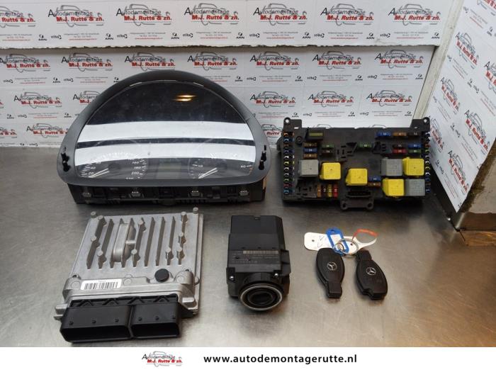 Gebruikte Contactslot + computer Mercedes Vito O171961