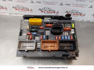 O172001 Gebruikte zekeringkast Peugeot 308