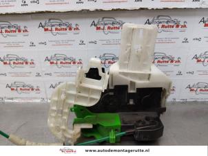O172007 Gebruikte deurslot mechaniek 4deurs rechts-voor Hyundai I40