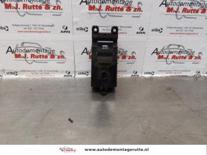 O172088 Gebruikte schakelaar elektrisch raam Hyundai I40