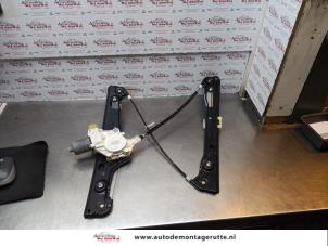 O172116 Gebruikte ruitmechaniek 4deurs rechts-voor BMW 3-Serie