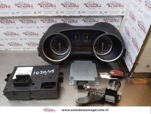 O172184 Gebruikte kontaktslot + computer Alfa Romeo Giulietta