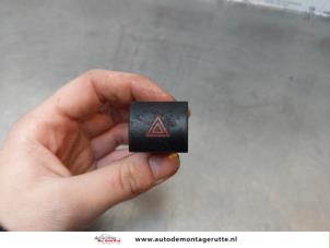 O172199 Gebruikte gevarenlicht schakelaar Alfa Romeo Giulietta