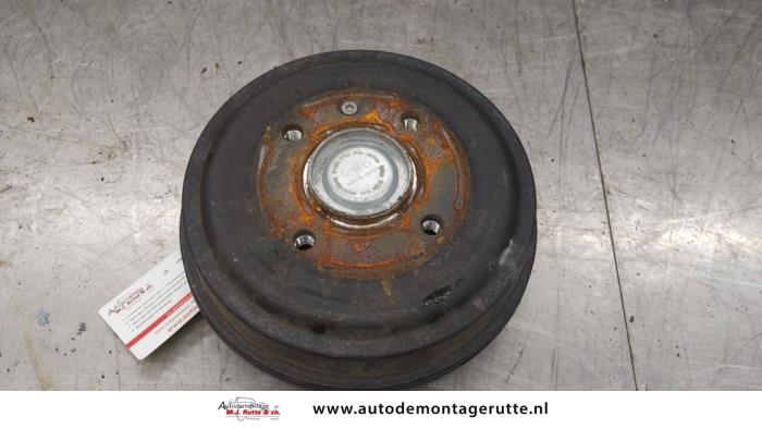 Remtrommel achter van een Opel Rocks-e Electric 2023